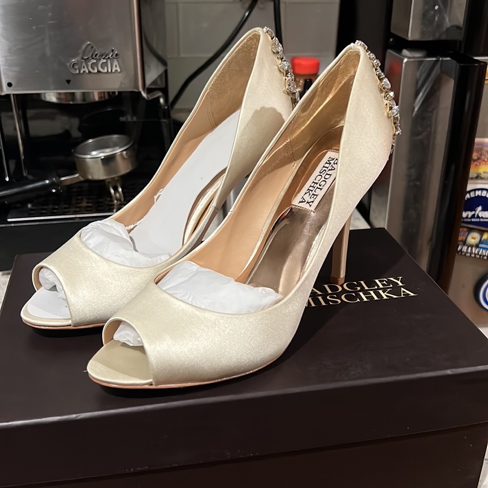 Badgley Mischka Nilla Ivory Satin Heels